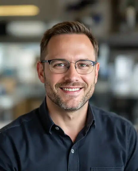 Dr. Marcus Thompson, Neuropsychology Expert at Testrize - PhD Neuroscience, MIT